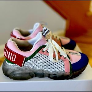 Authentic Moschino LOGO TAPE TEDDY SHOES in excellent condition